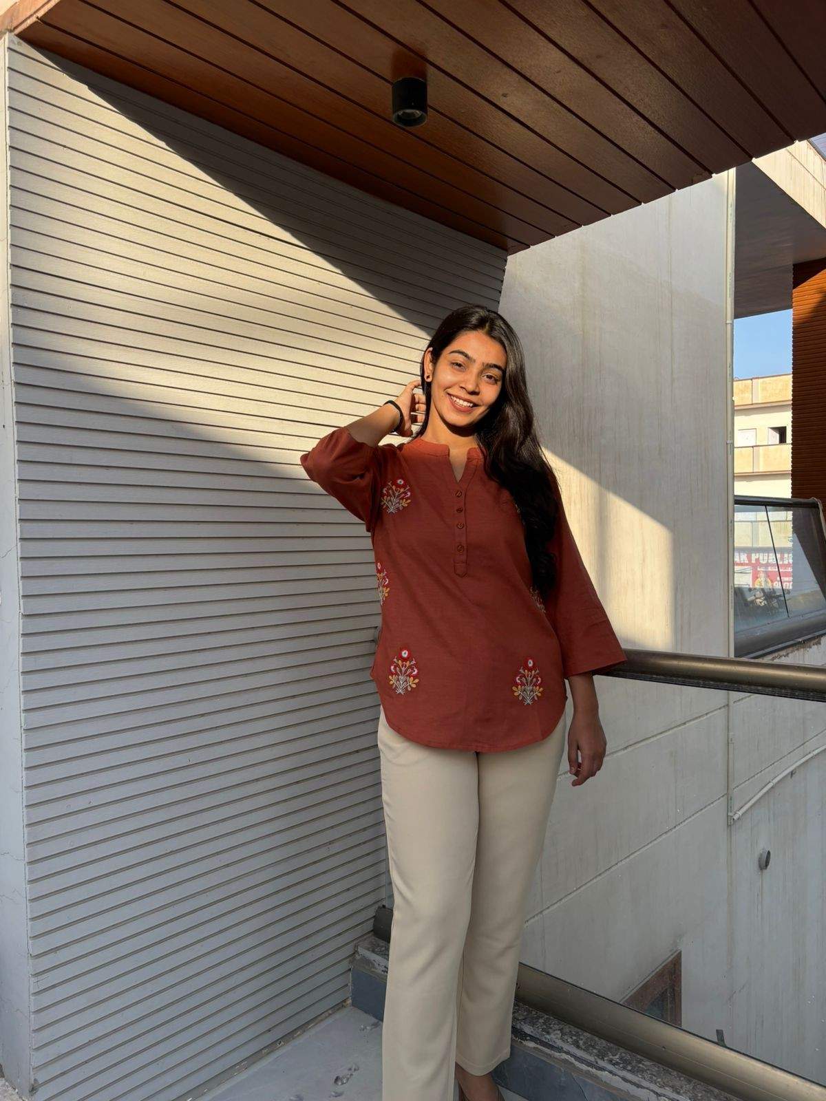 Embroidered solid linen Top