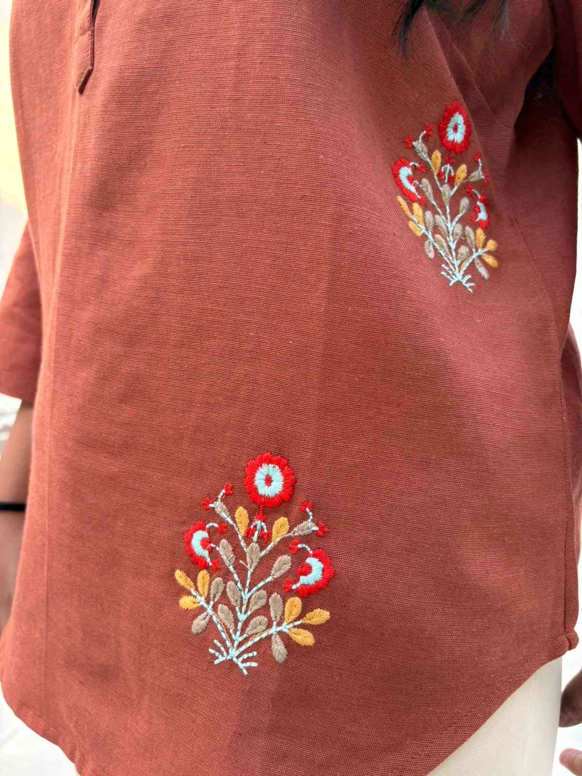 Embroidered solid linen Top